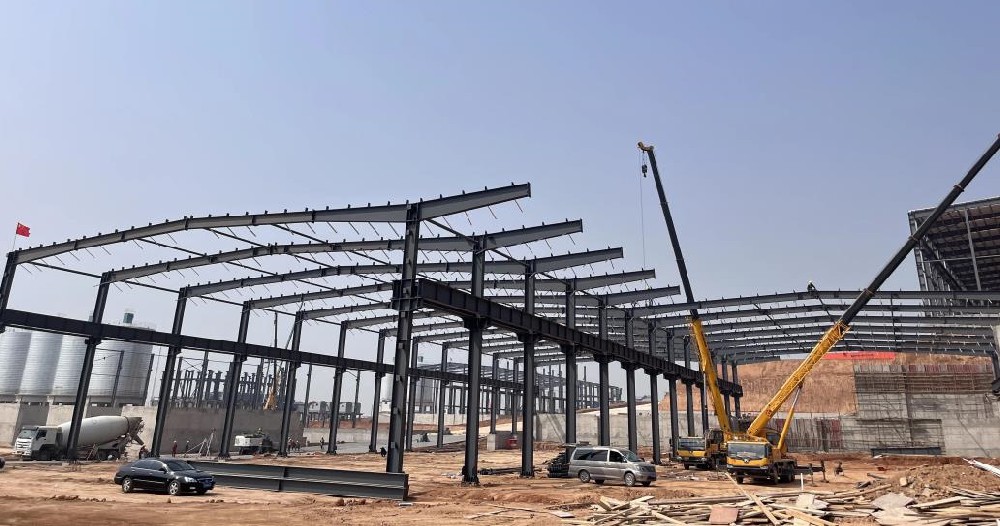 Steel structure for industrial buildings